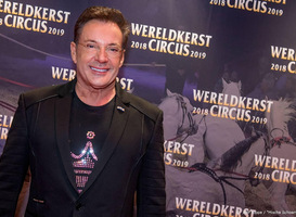 Gerard Joling zorgt voor vrolijke noot bij Zorgcentrum Aelsmeer